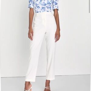 Lulu’s white pants